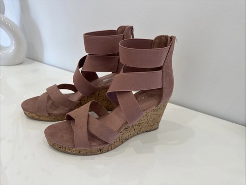 Zartrosa schuhe mit keilabsatz - zartrosa,